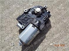 宝马X4天窗电机