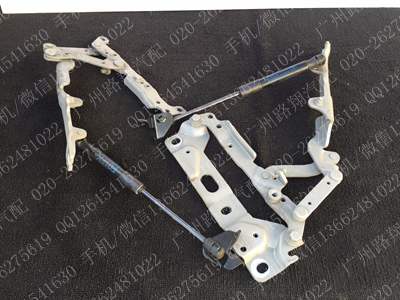 宝马760LI机盖合页