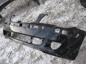 宝马750LI保险杠