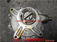 宝马320I刹车真空泵