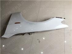 宝马730LI叶子板