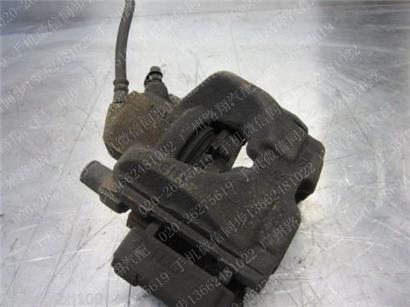 宝马320LI刹车分泵