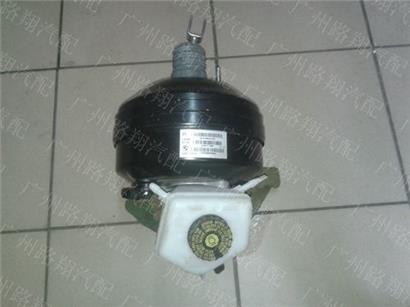 宝马GT320I刹车总泵