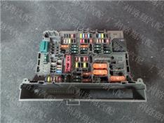 宝马125I保险丝盒