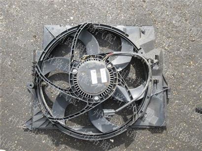 宝马320LI电子扇