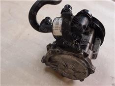 宝马116I转向助力泵