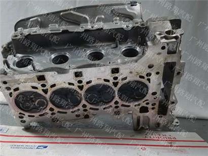 宝马GT328I汽缸盖