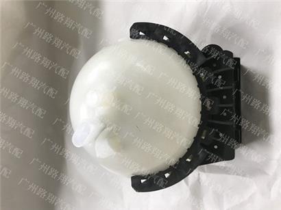 宝马220i付水壶-F23