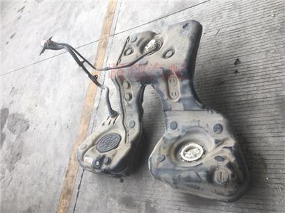 保时捷帕拉梅拉汽油箱