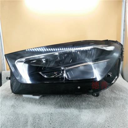 奔驰GLE550前大灯