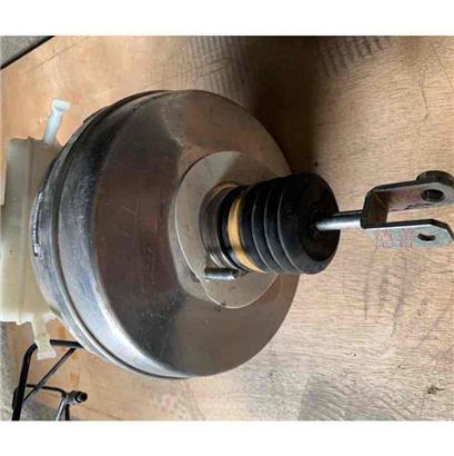 奔驰C300刹车真空泵