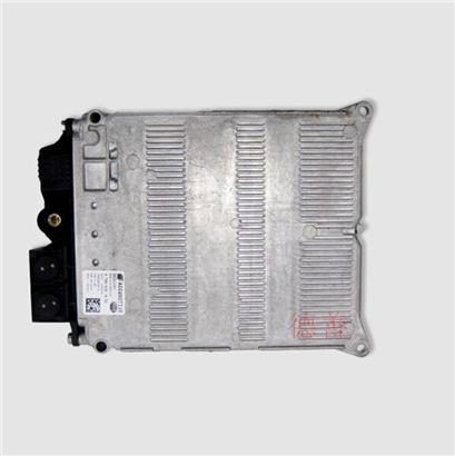 奔驰C180电池控制模块