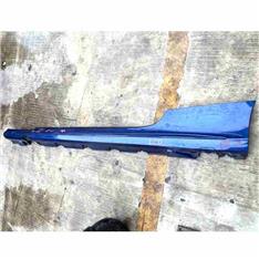 奔驰C200车身下裙