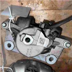 奔驰A220刹车分泵